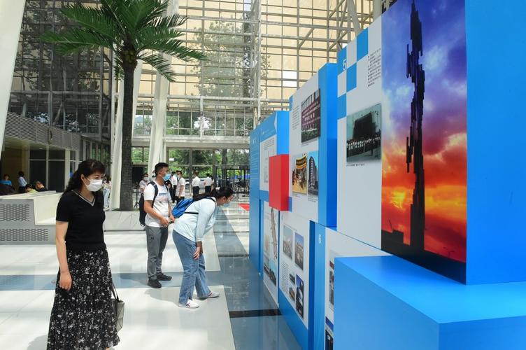 这里是信息技术产业化的梦工厂上地发展密码主题展开展